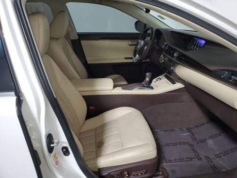 Used 2017 Lexus ES 350 w/ Luxury Package image 10