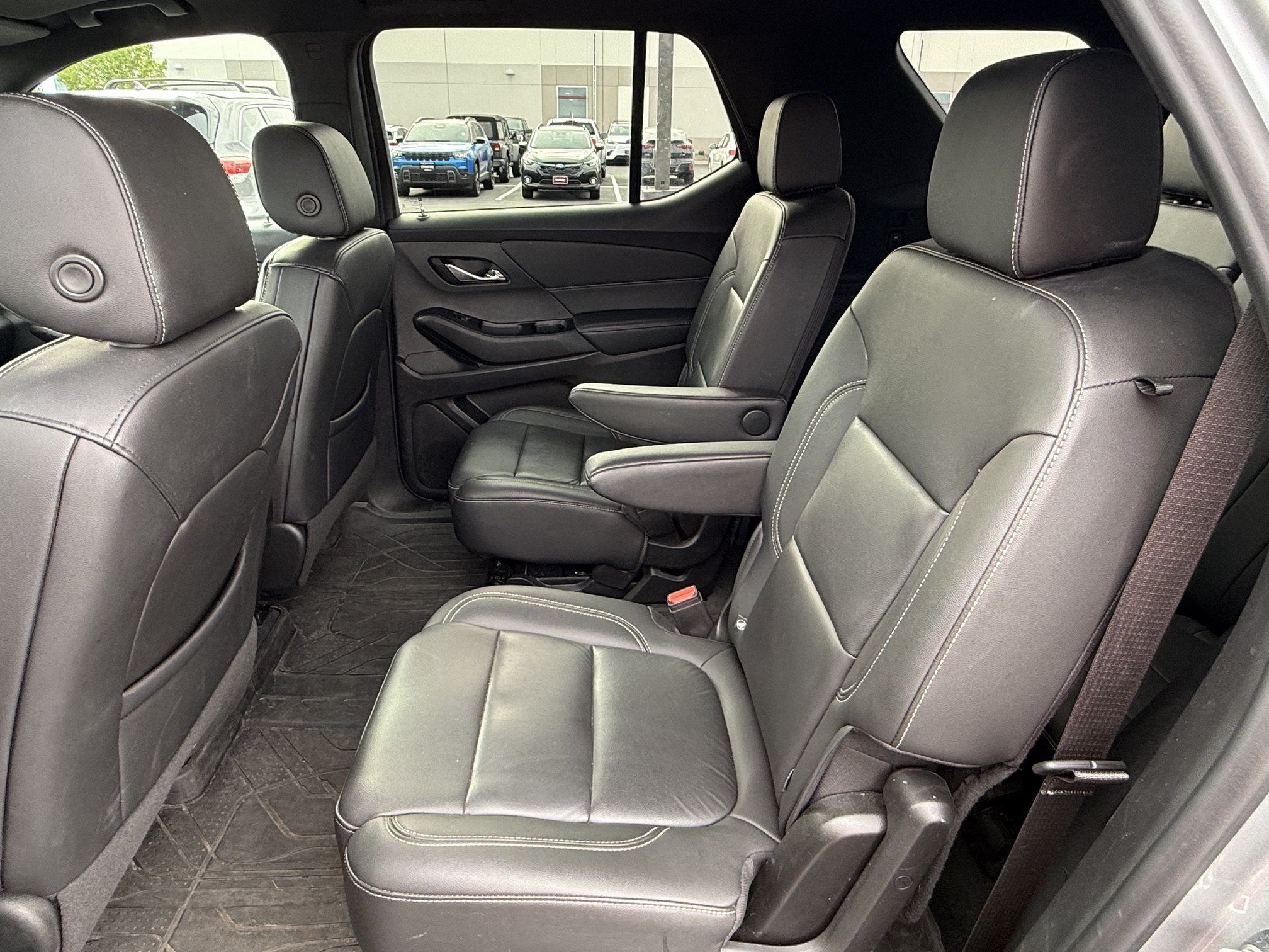 Used 2023 Chevrolet Traverse LT w/ LT Premium Package AWD/4WD image 10