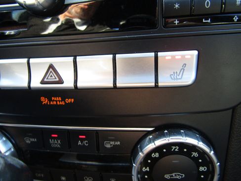 Used 2012 Mercedes-Benz C 300 4MATIC Sedan image 19