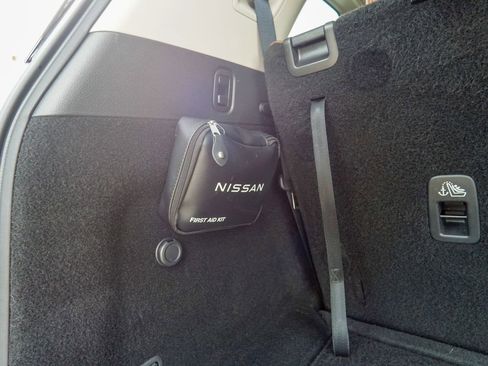 Used 2023 Nissan Pathfinder Platinum AWD/4WD image 11