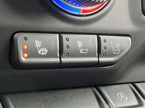 Used 2020 GMC Sierra 1500 SLT w/ SLT Convenience Package image 32