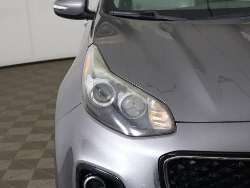 Used 2018 Kia Sportage EX image 11