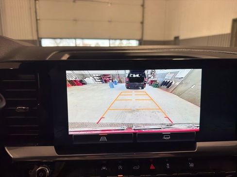 Used 2025 GMC Sierra 1500 Elevation image 24