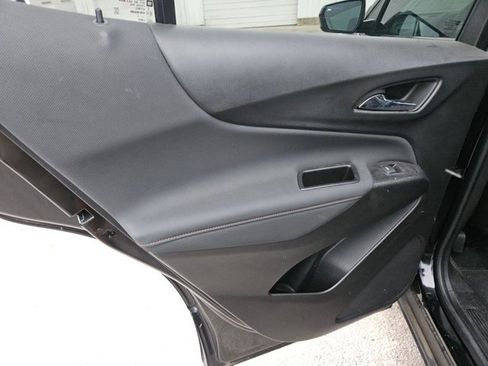 Used 2022 Chevrolet Equinox RS FWD image 9