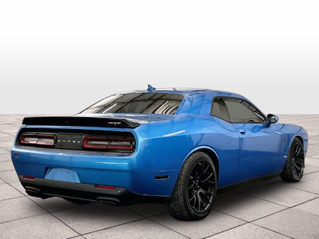 Used 2016 Dodge Challenger SRT Hellcat RWD image 11