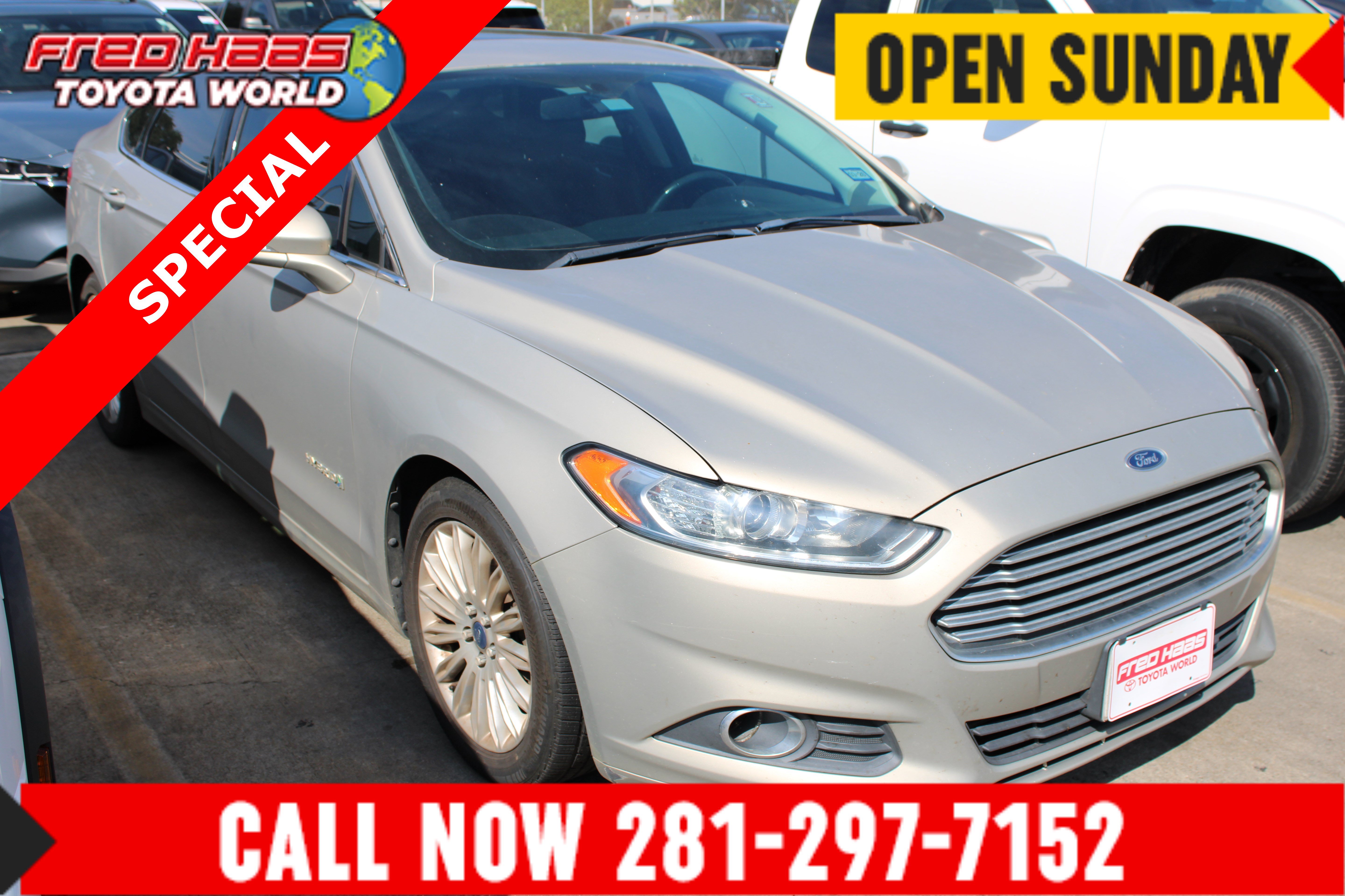Used 2015 Ford Fusion SE w/ Equipment Group 502A FWD image 1