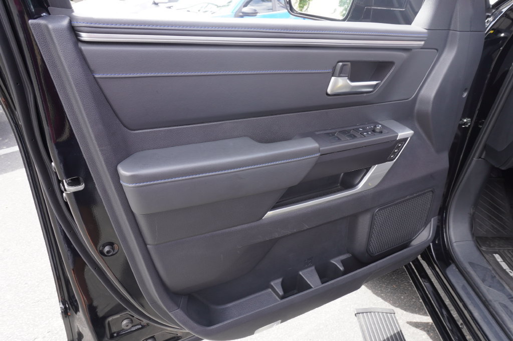 Used 2023 Toyota Sequoia Platinum AWD/4WD image 16