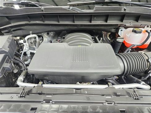 New 2026 GMC Sierra 1500 SLT image 17