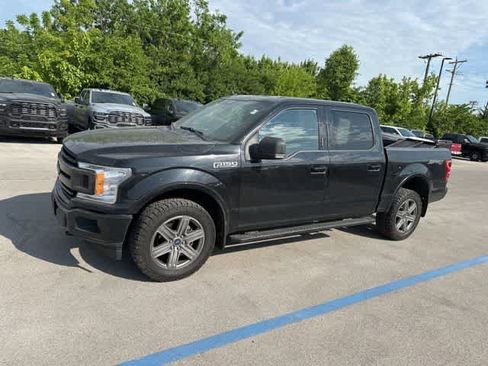 Used 2018 Ford F150 XLT w/ Equipment Group 302A Luxury AWD/4WD image 16