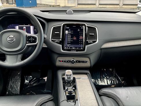 Used 2023 Volvo XC90 T8 Ultimate w/ Lounge Package image 9