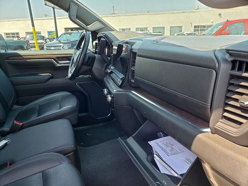 Used 2024 GMC Sierra 1500 SLT image 28