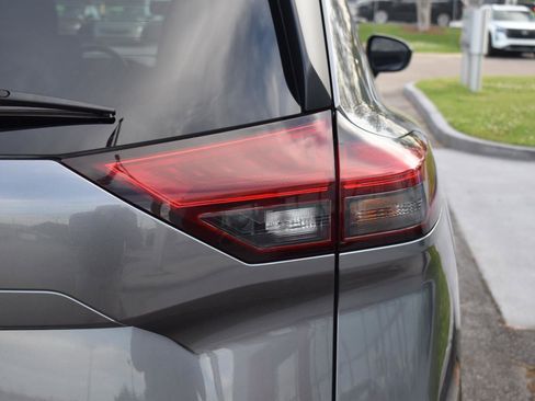 Used 2023 Nissan Rogue SV image 9