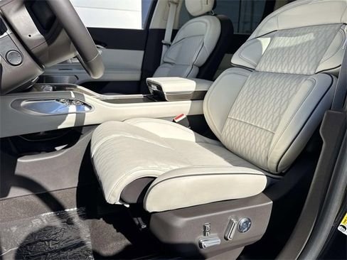 New 2026 Lincoln Nautilus Black Label w/ Jet Appearance Package image 17