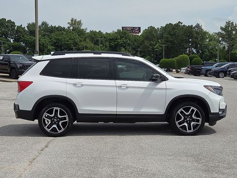 Used 2023 Honda Passport Elite image 6