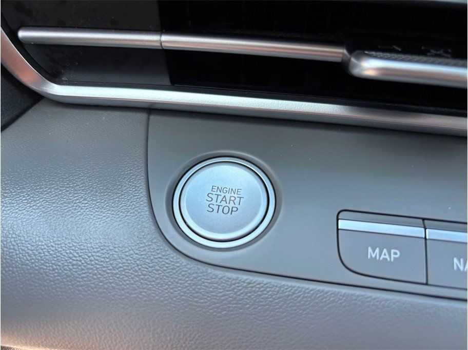 Used 2023 Hyundai Elantra SEL w/ Convenience Package FWD image 23