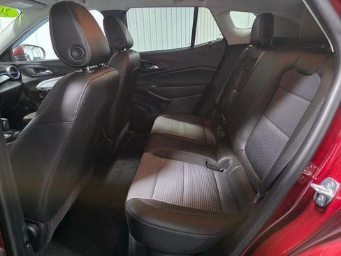 Used 2024 Chevrolet Trax LT FWD image 10
