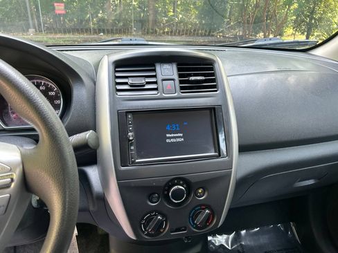Used 2016 Nissan Versa SV FWD image 18
