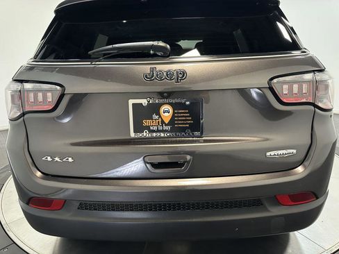 Used 2022 Jeep Compass Latitude image 12