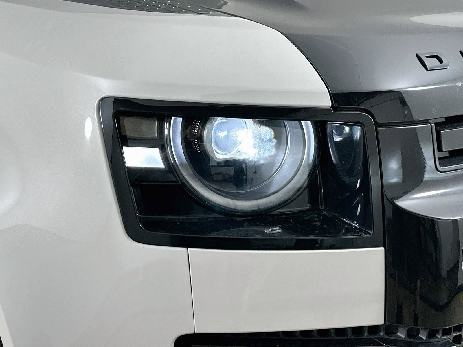 New 2026 Land Rover Defender 110 X AWD/4WD image 10