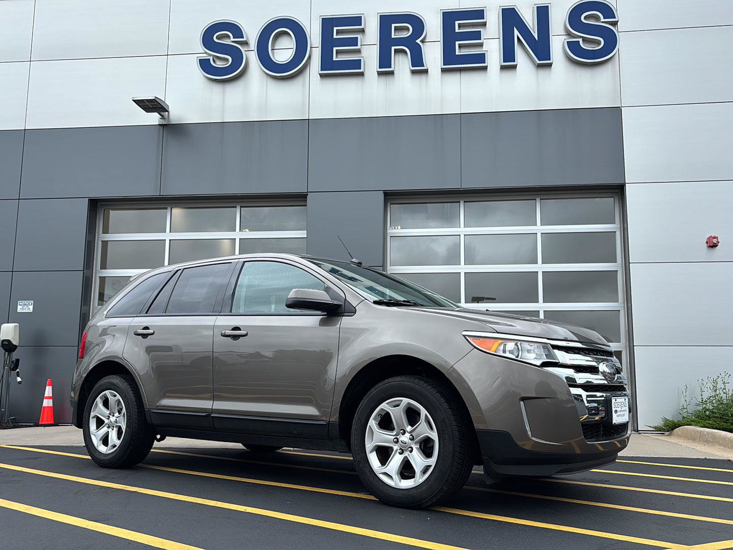 Used 2013 Ford Edge SEL FWD image 1