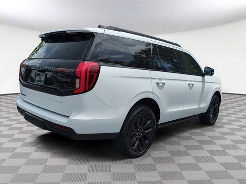 Used 2025 Ford Expedition Platinum w/ Stealth Appearance Package AWD/4WD image 3