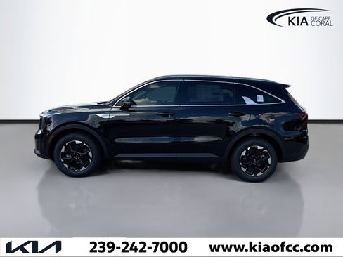 New 2026 Kia Sorento S image 2