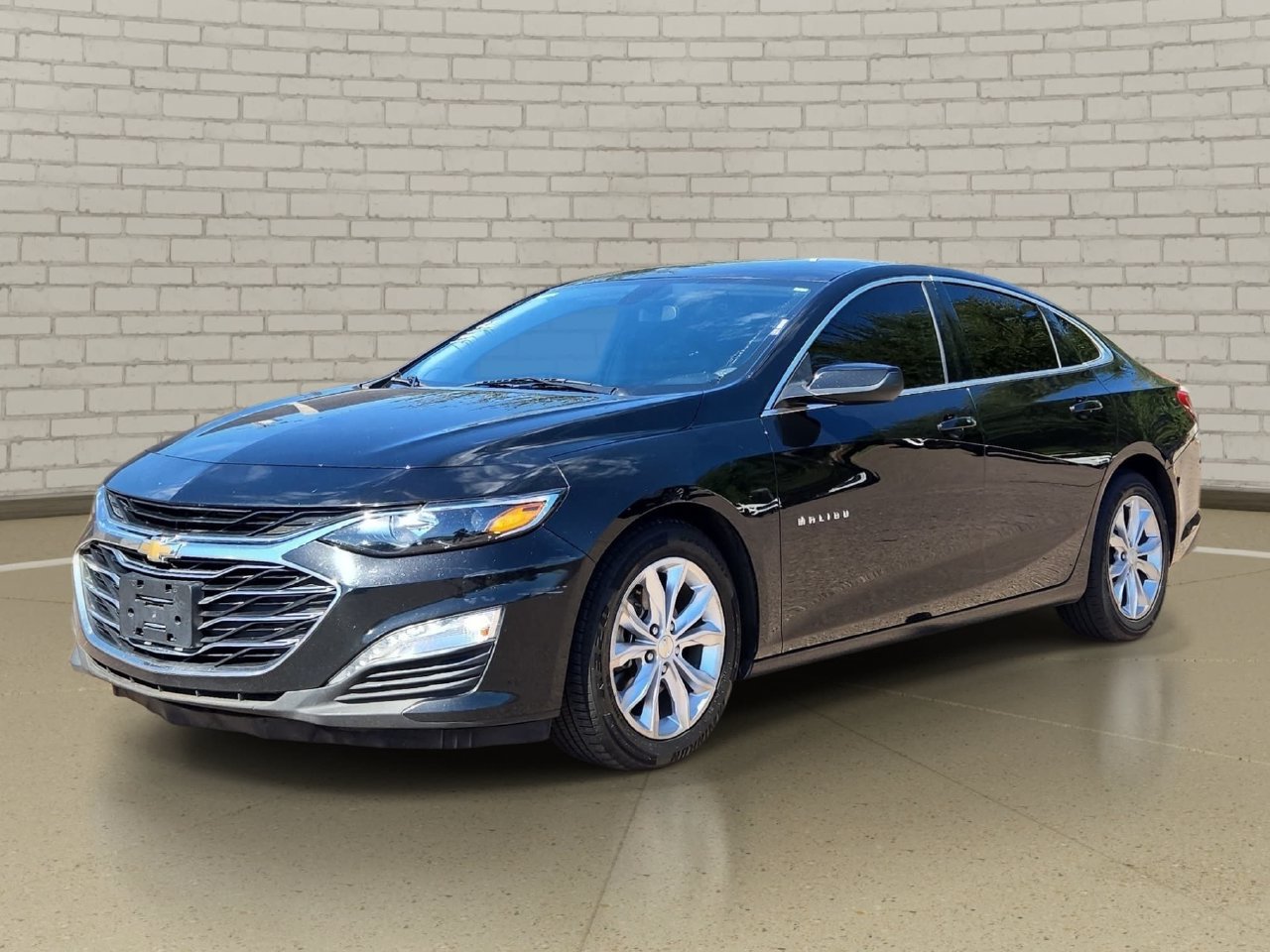Used 2020 Chevrolet Malibu LT FWD image 1