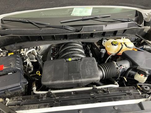 Used 2022 Chevrolet Silverado 1500 LT AWD/4WD image 20