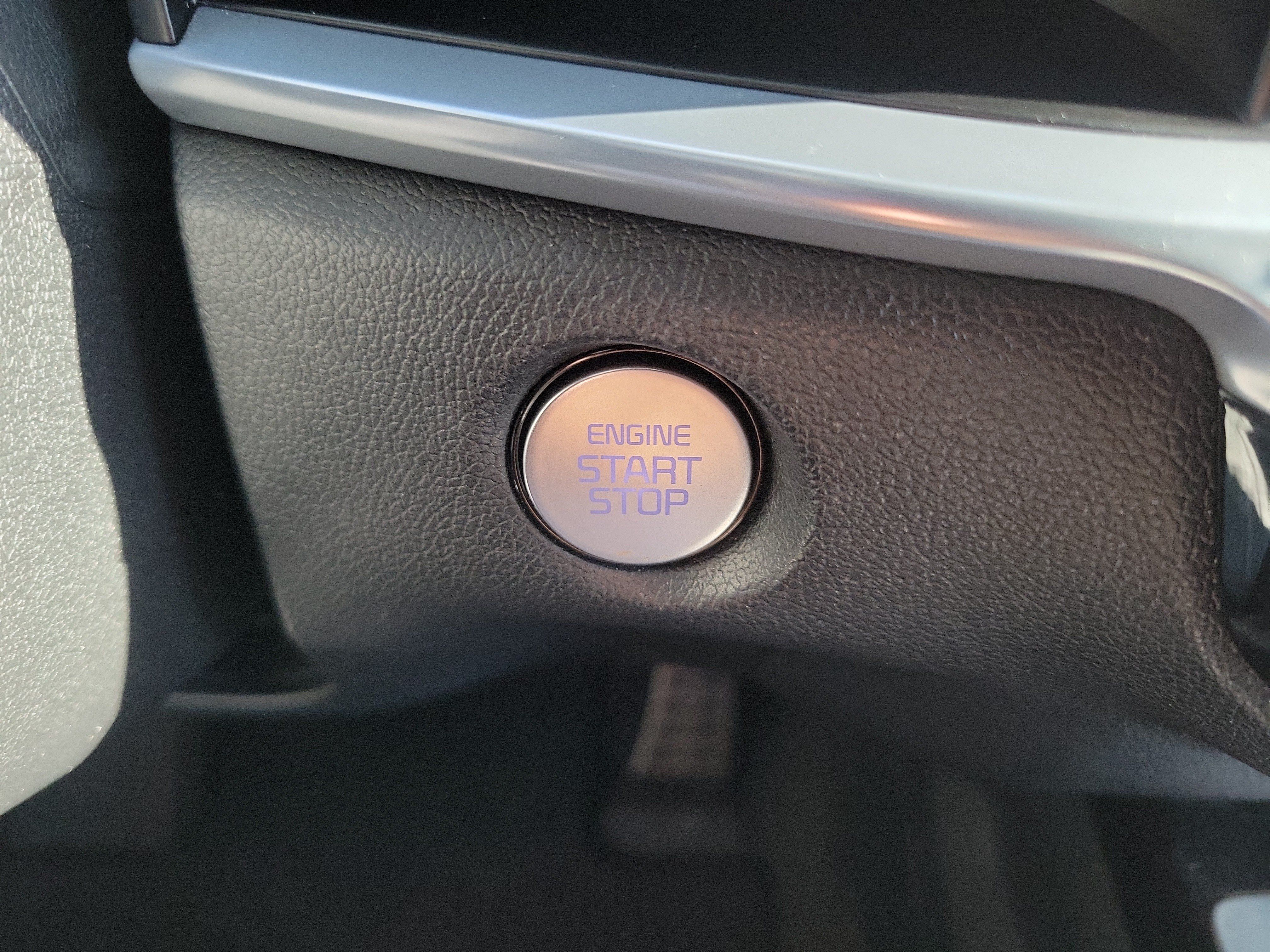 Certified 2025 Kia Sorento SX FWD image 30