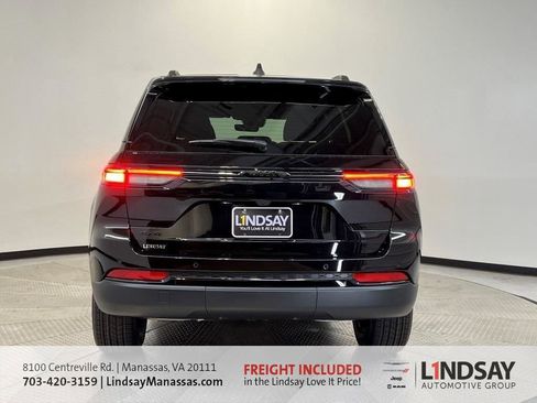 New 2025 Jeep Grand Cherokee Altitude w/ Trailer Tow Package image 6