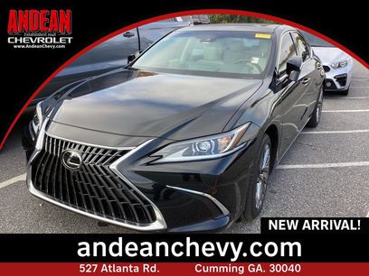 Used 2025 Lexus ES 300h w/ Luxury Package