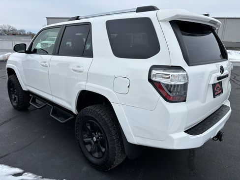 Used 2022 Toyota 4Runner SR5 image 5
