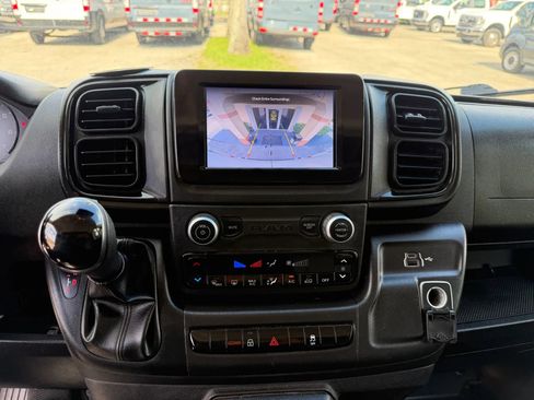 Used 2024 RAM ProMaster 2500 w/ Convenience Group FWD image 13