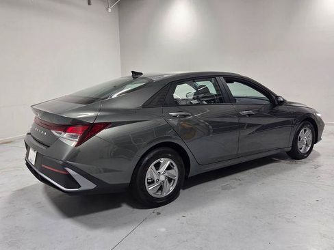 New 2026 Hyundai Elantra SE FWD image 11