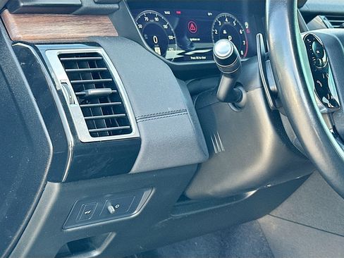 Used 2019 Land Rover Discovery HSE image 10