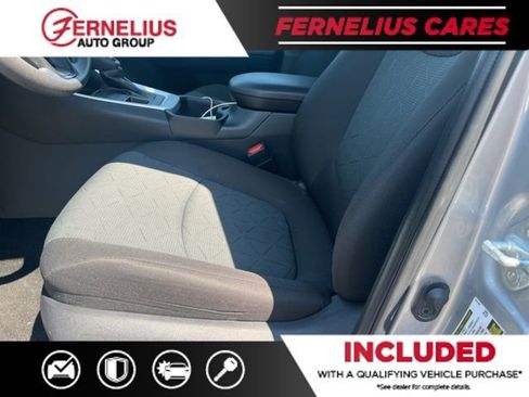 Used 2025 Toyota RAV4 XLE AWD/4WD image 8