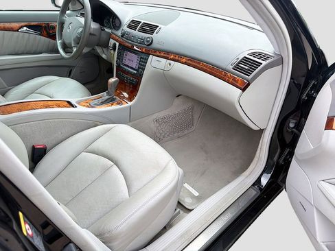 Used 2005 Mercedes-Benz E 320 Sedan image 13
