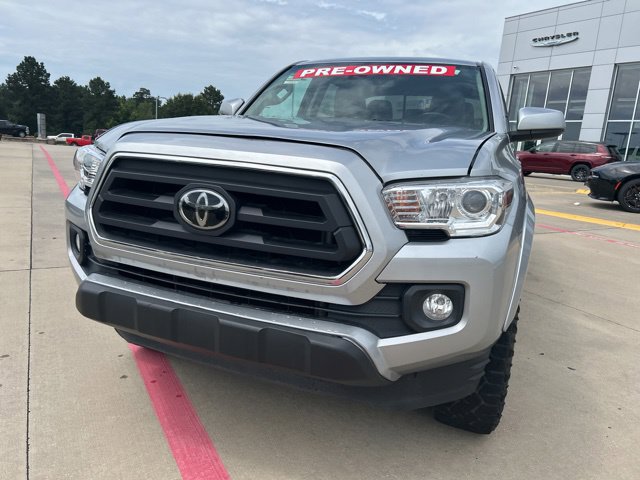 Used 2022 Toyota Tacoma SR5 RWD image 3