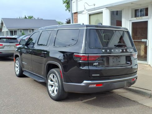 Used 2022 Jeep Wagoneer Series II AWD/4WD image 8