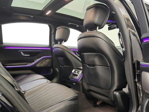 Used 2022 Mercedes-Benz S 500 4MATIC w/ AMG Line Package image 31
