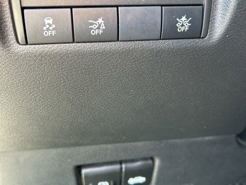 Used 2020 Nissan Versa S image 8