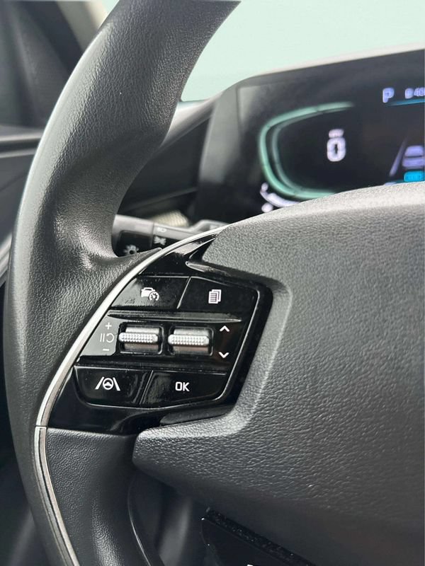 Used 2023 Kia Niro LX FWD image 27