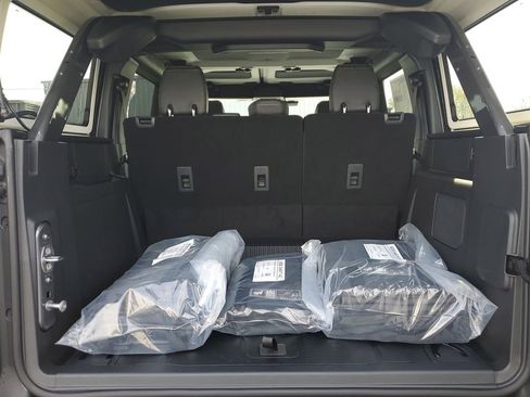 New 2025 Ford Bronco Badlands image 8