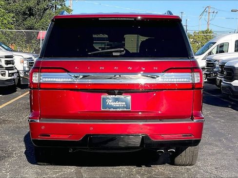 Used 2019 Lincoln Navigator Reserve AWD/4WD image 3