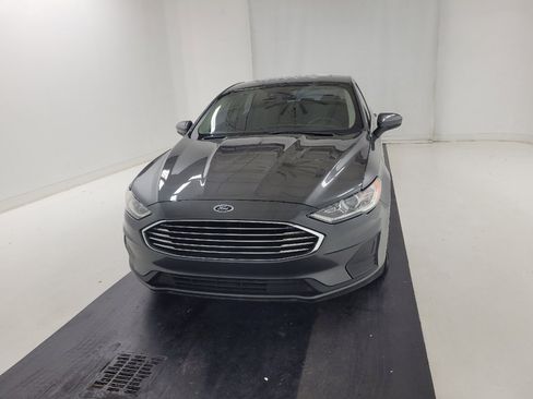 Used 2020 Ford Fusion SE FWD image 15