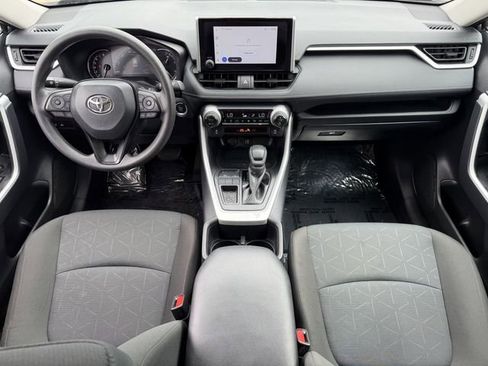 Used 2025 Toyota RAV4 XLE FWD image 11