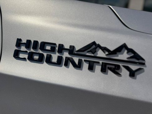 Used 2022 Chevrolet Tahoe High Country AWD/4WD image 9