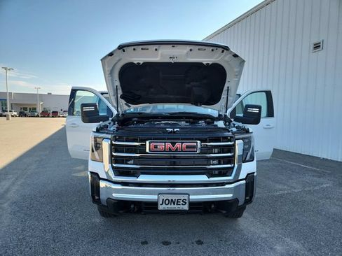 Used 2025 GMC Sierra 3500 SLE w/ SLE Value Package AWD/4WD image 30