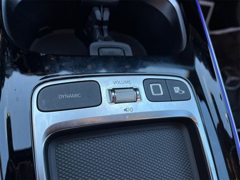 Certified 2025 Mercedes-Benz GLB 250 4MATIC image 24