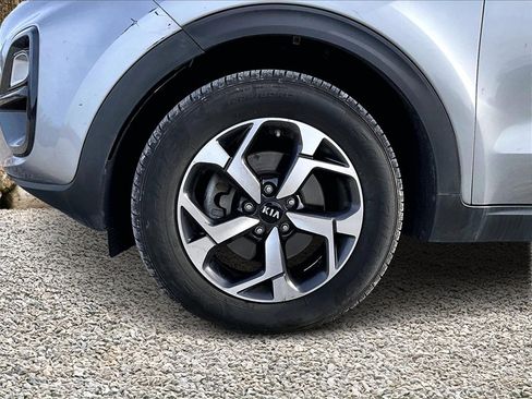 Used 2022 Kia Sportage LX image 8